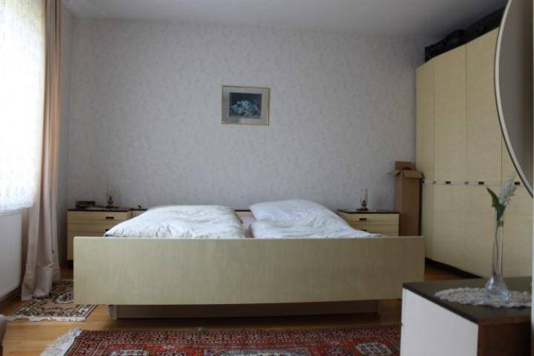 Schlafzimmer II